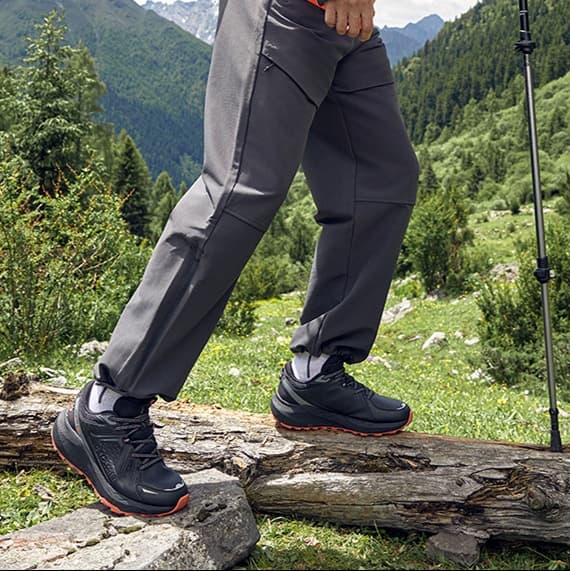 トレイルランニングシューズ メンズ 山岳防水グリップソール