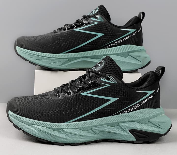 トレイルランニングシューズ メンズ 軽量クッション 山道ランナー