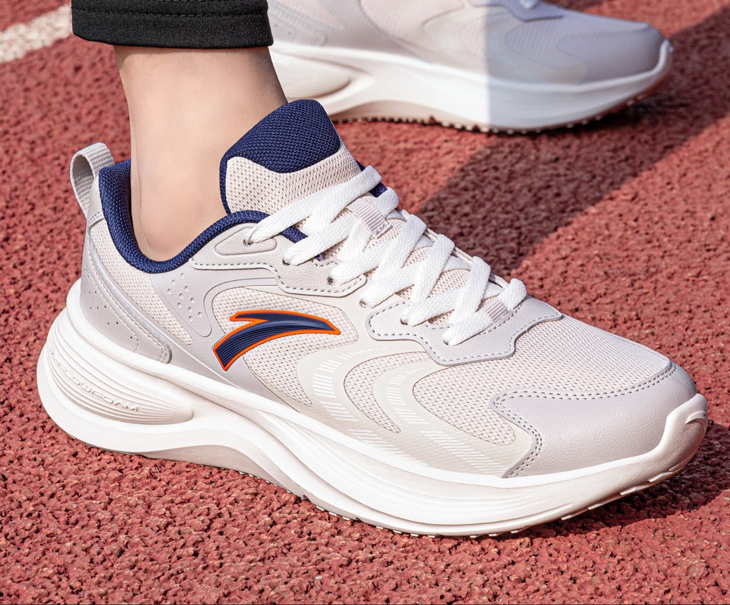 トレイルランニングシューズ メンズ 軽快ウェーブ クッション ランニングシューズ