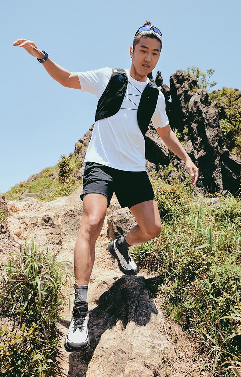 トレイルランニングシューズ 山岳征服者 クッション厚底靴