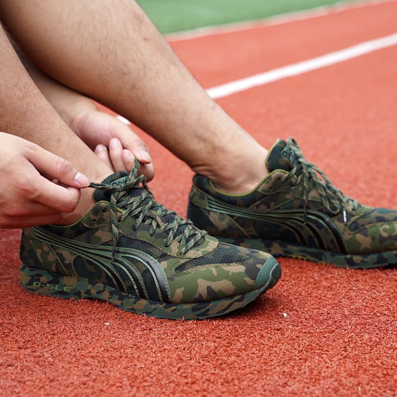 トレイルランニングシューズ メンズ 迷彩柄トレイルランナー 軽量競技用シューズ